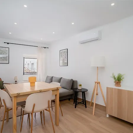 Sunrise, Town Centre